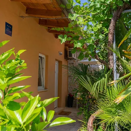 Eleonora Apartments Zadar Buitenkant foto