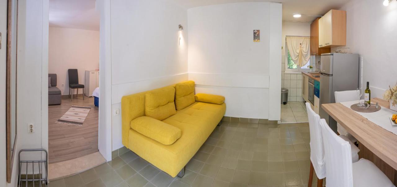 Eleonora Apartament *