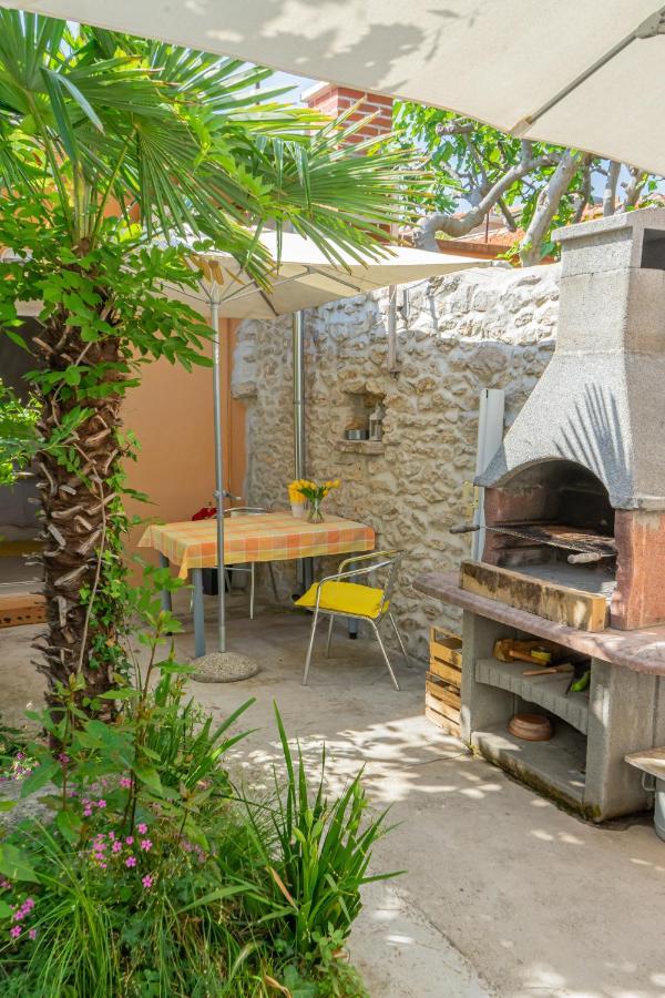 Eleonora Apartment *