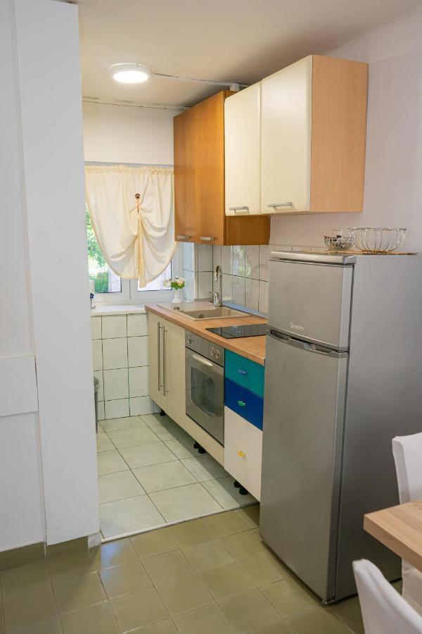Eleonora Apartment