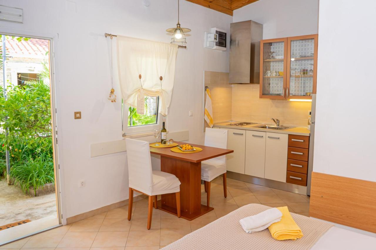 Eleonora Apartment *