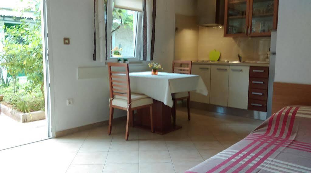 Eleonora Apartment